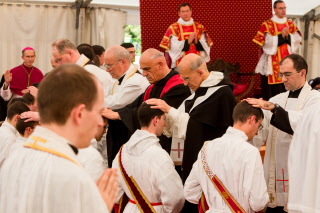 Ordinations à Ecône