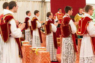 Ordinations à Ecône