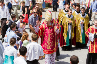 Ordinations à Ecône