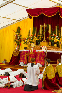 Ordinations à Ecône
