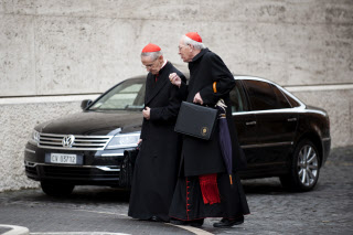 Les cardinaux à Rome préparent le conclave