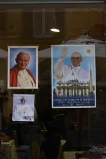 Souvenirs à l'effigie du pape François