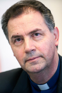 Père Angel FERNANDEZ ARTIME