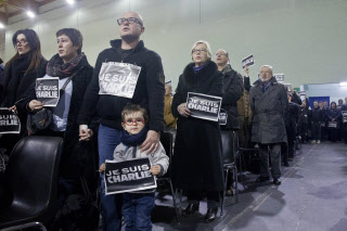 Hommage aux victimes de Charlie Hebdo à Bussy-Saint-Georges