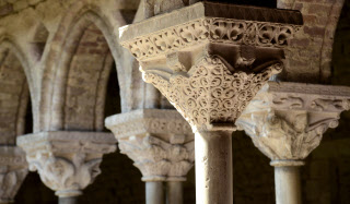 Chapiteaux du cloître de l'Abbaye St Pierre à Moissac