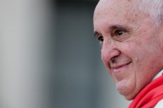 Le pape François rencontre des servants de messe