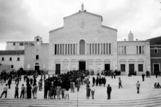 Septembre 1968. Mort de PADRE PIO