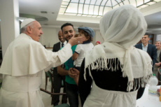 Le Pape François rencontre des réfugiés syriens au Vatican