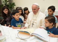 Le Pape François rencontre des réfugiés syriens au Vatican