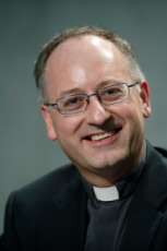 Portrait du Père Antonio SPADARO, S.J., directeur de la Civilta Cattolica.
