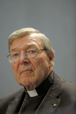 Card. George PELL suite à son inculpation par la justice australienne pour pédophilie