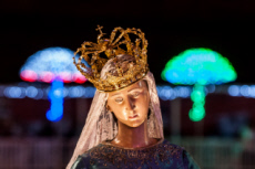 Fête de Noantri, procession de la Madone du Fleuve sur le Tibre à Rome, Italie.