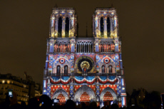 Centenaire de la première guerre mondiale, son et lumière à Notre-Dame de Paris.
