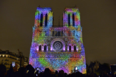 Centenaire de la première guerre mondiale, son et lumière à Notre-Dame de Paris.