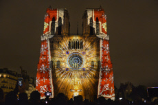 Centenaire de la première guerre mondiale, son et lumière à Notre-Dame de Paris.