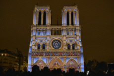 Centenaire de la première guerre mondiale, son et lumière à Notre-Dame de Paris.