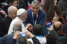 Journée Mondiale de la pauvreté, le pape déjeune avec des personnes démunies