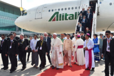 Voyage apostolique du pape François en Birmanie. Arrivée à Rangoun.