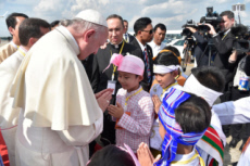 Voyage apostolique du pape François en Birmanie. Arrivée à Rangoun.