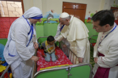Voyage apostolique du pape François en Bangladesh. Visite à la Maison Mère-Teresa à Dacca