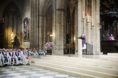 Le Card. VINGT-TROIS, arch. de Paris, prend congé de sa charge.