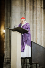 Le Card. VINGT-TROIS, arch. de Paris, prend congé de sa charge.