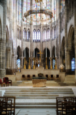 Messe de consécration du nouvel autel de la basilique Saint-Denis.
