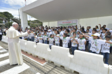 Voyage apostolique du pape François au Pérou. Aéroport de Puerto Maldonado au Pérou.