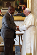 Le pape François et Faustin-Archange TOUADERA.