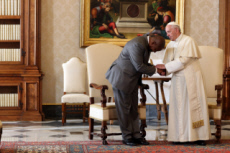 Le pape François et Faustin-Archange TOUADERA.