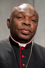 Portrait de Mgr. Augustine AKUBEZE, arch. de Benin City au Nigéria.