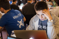 Premier “hackathon”, marathon collaboratif autour de la crise migratoire.