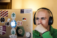 Premier “hackathon”, marathon collaboratif autour de la crise migratoire.