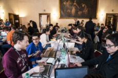 Premier “hackathon”, marathon collaboratif autour de la crise migratoire.