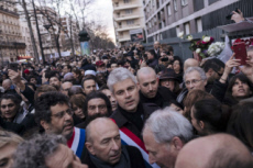 Marche blanche en hommage est rendu à Mireille KNOLL.