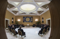 Pédophilie, le pape François convoque les évêques chiliens au Vatican.