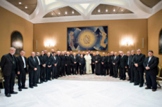 Pédophilie, le pape François convoque les évêques chiliens au Vatican.
