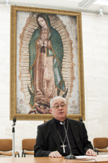 Pédophilie qui entache l'Eglise chilienne, conférence de presse des évêques chiliens au Vatican