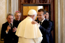 Le pape François reçoit le président Emmanuel MACRON au Vatican.