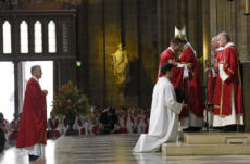 Ordinations sacerdotales en la cath. Notre Dame à Paris, France.