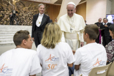 Le pape François reçoit les membres de l'Association italienne des parents au Vatican.