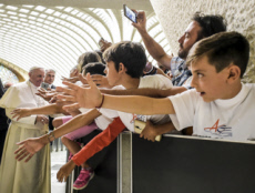 Le pape François reçoit les membres de l'Association italienne des parents au Vatican.