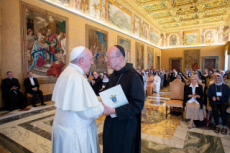 Le pape François et les participantes à un Symposium de l’Union internationale des bénédictines