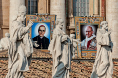 Portraits des Saint Oscar ROMERO et Saint PAUL VI.