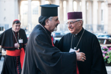Synode des évêques au Vatican.  Ignace JOSEPH III YOUNAN et Joseph ABSI.