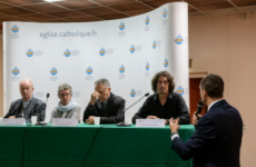 Conférence de presse avec les victimes de prêtres pédophiles