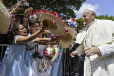 JMJ 2019 au Panama. Le pape François saluant la foule.