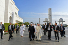Le pape François saluant le cheikh Ahmed Mohamed el-Tayeb.