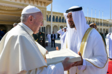 Le pape François aux Emirats arabes unis. Aéroport d'Abu Dhabi, départ du Pape.