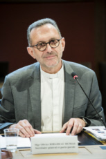 Mgr Olivier RIBADEAU DUMAS, secrètaire général et porte parole de la CEF.